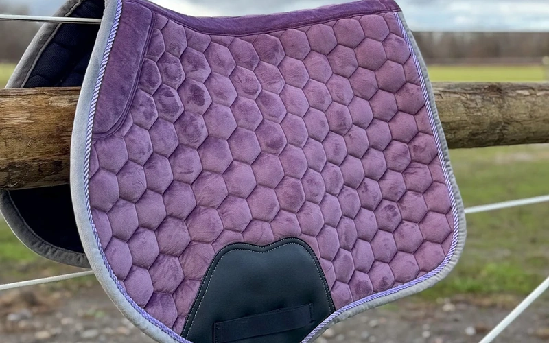 winter-quilted-horsesaddlepad-for-comfort